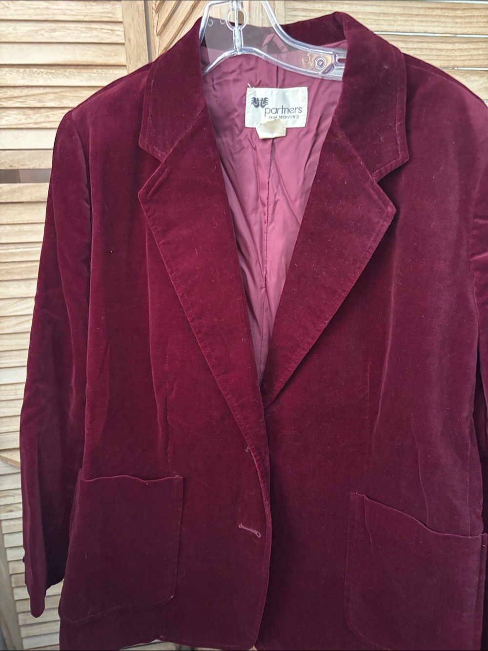 Women's Vintage Velvet Blazer Jacket in Burgundy 40